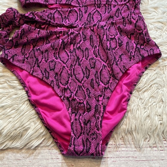 NWT Jessica Simpson Snakeskin Asymmetric Tied One Piece Swimsuit in Fuchsia L - Picture 9 of 12
